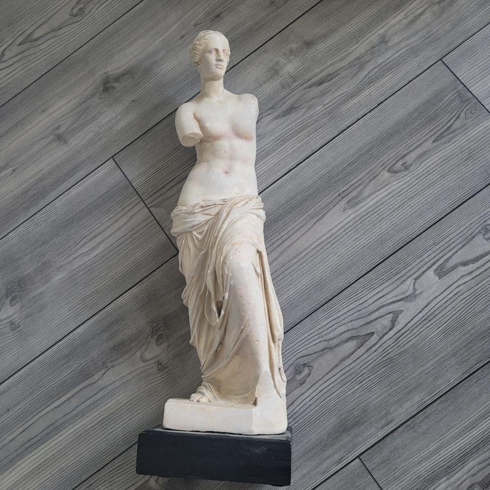 Vintage Mid Century Alva Studios Aphrodite Grecian Roman Art Sculpture Statue